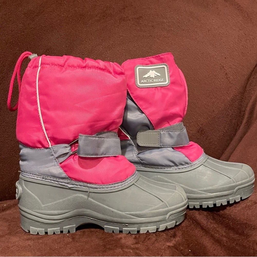 Arctic Ridge size 4 girls snow boots